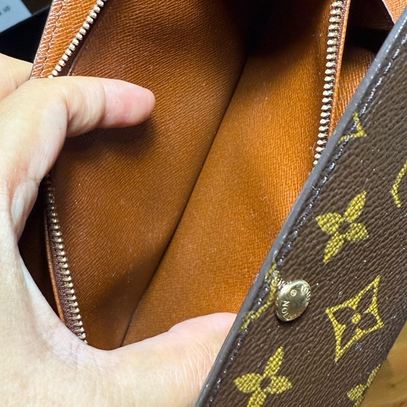 Louis vuitton Sarah Monogram long wallet with Duster and box included. 2CC slot - Picture 6 of 16